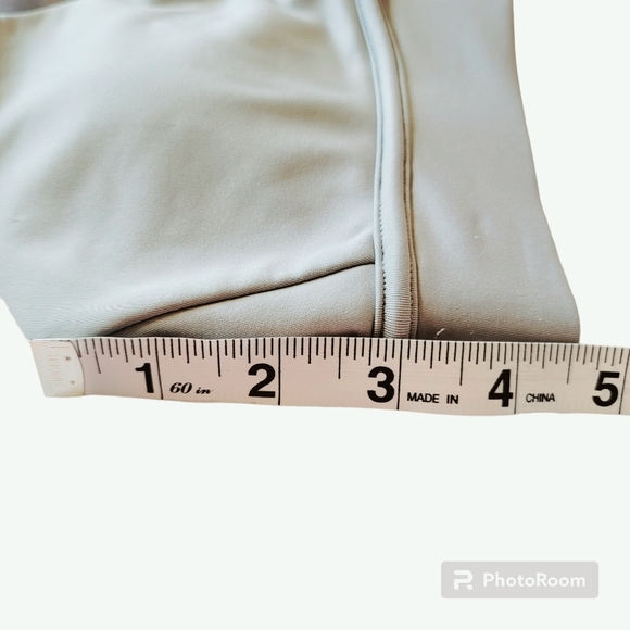 Fabletics Women's All Day Every Day Low Impact Sports Bra Gray Size XS - Picture 11 of 12